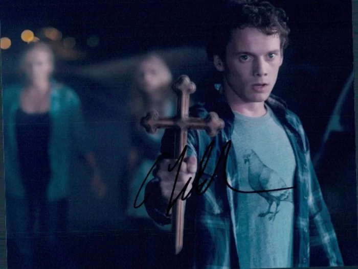 Anton Yelchin autograph