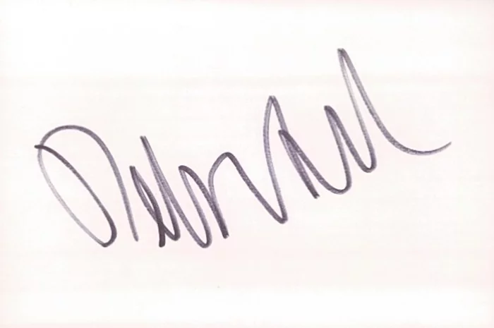 Perry Reeves autograph