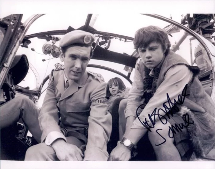 Frazer Hines autograph
