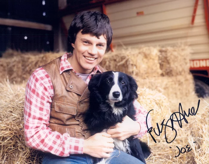 Frazer Hines autograph