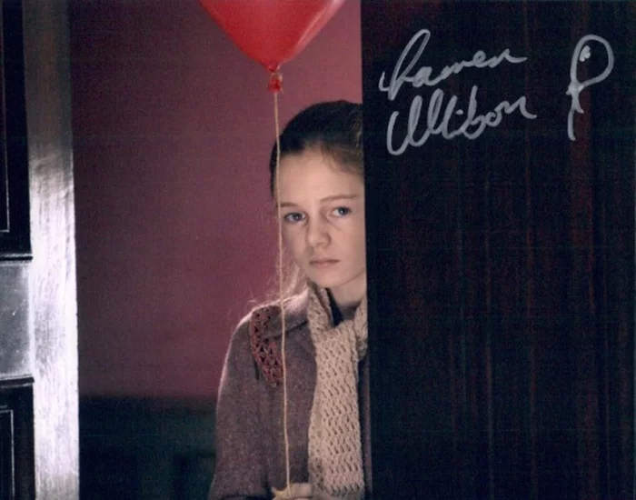 Lauren Wilson autograph