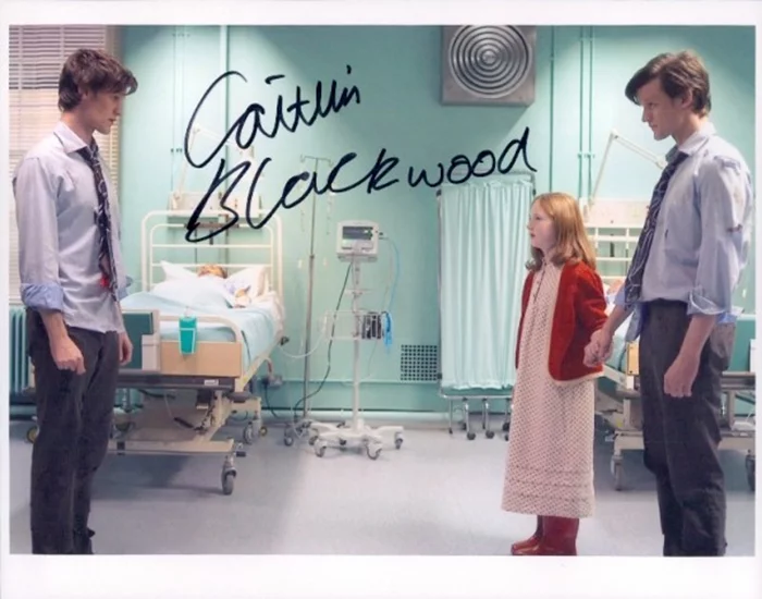 Caitlin Blackwood autograph