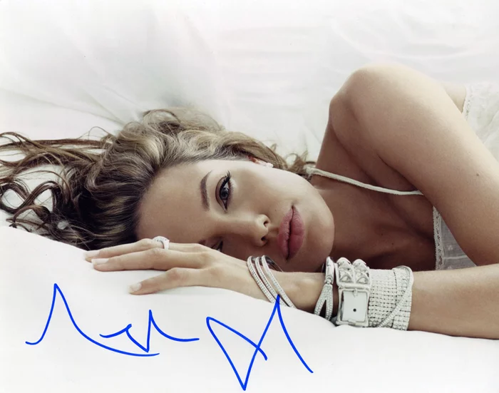 Angelina Jolie autograph