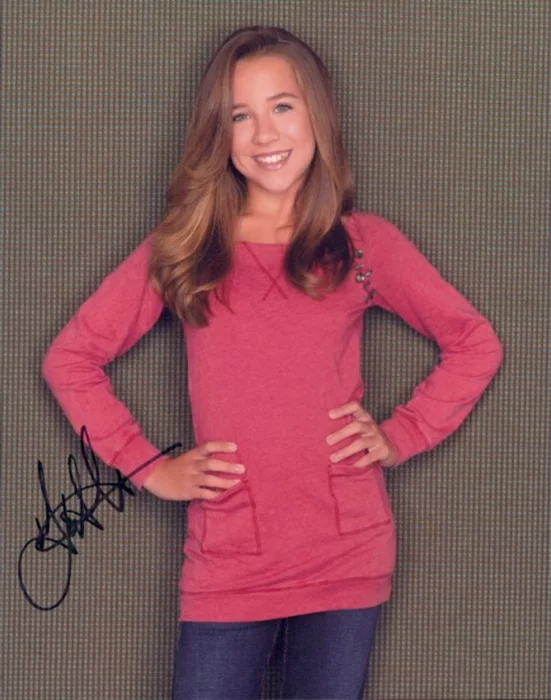 Taylor Atelian autograph