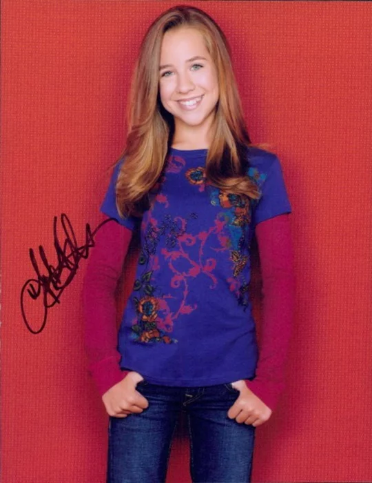 Taylor Atelian autograph