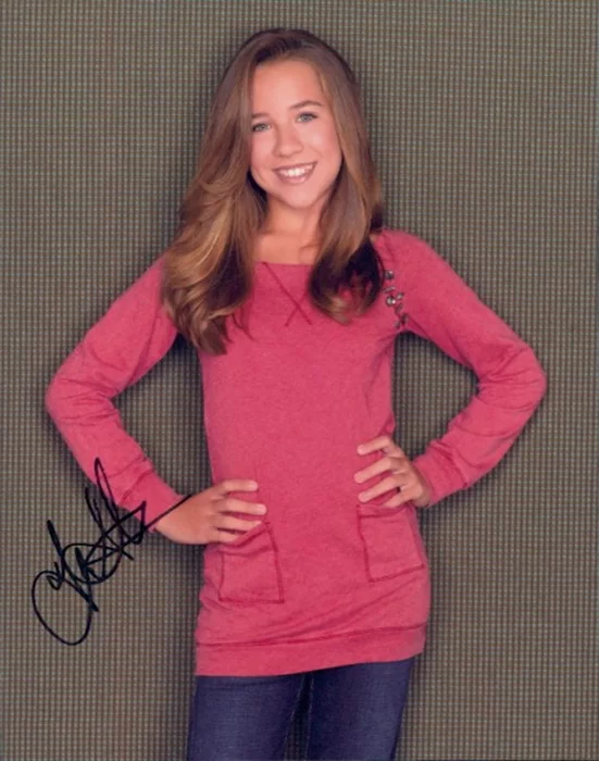 Taylor Atelian autograph