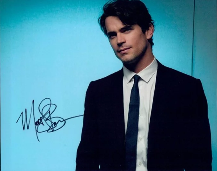 Matthew Bomer autograph