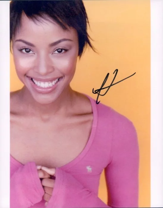 Tracey Heggins autograph