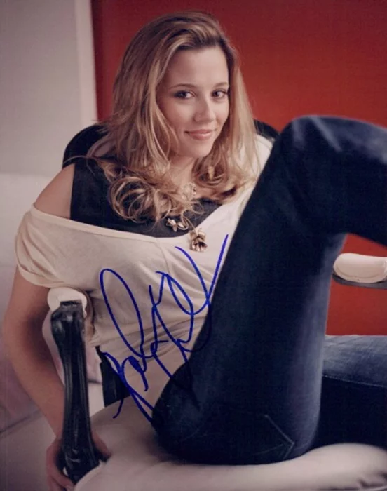 Linda Cardellini autograph