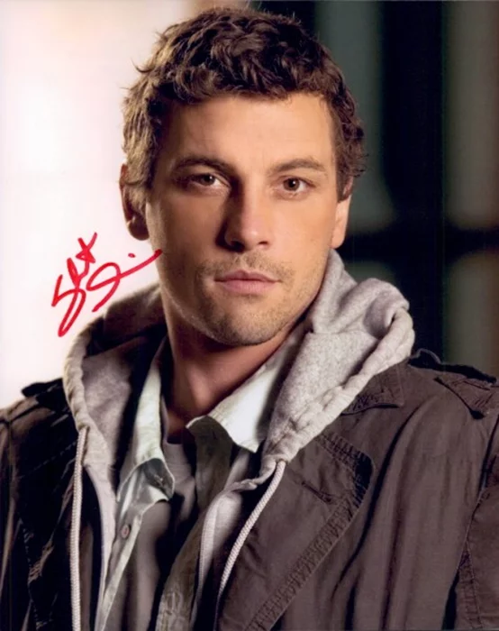 Skeet Ulrich autograph