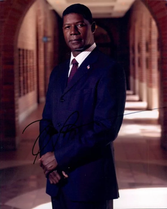 Dennis Haysbert autograph