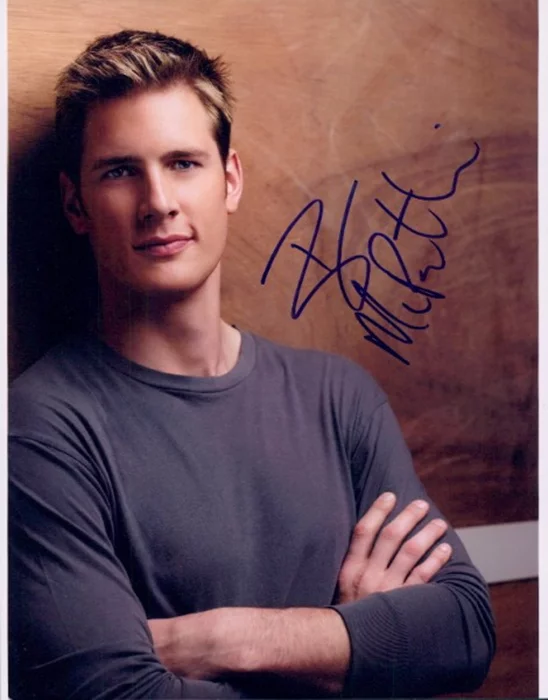 Ryan McPartlin autograph