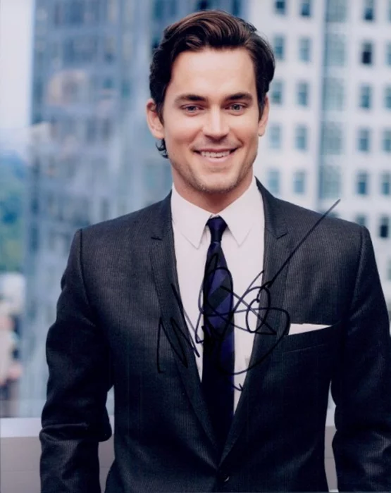Matthew Bomer autograph