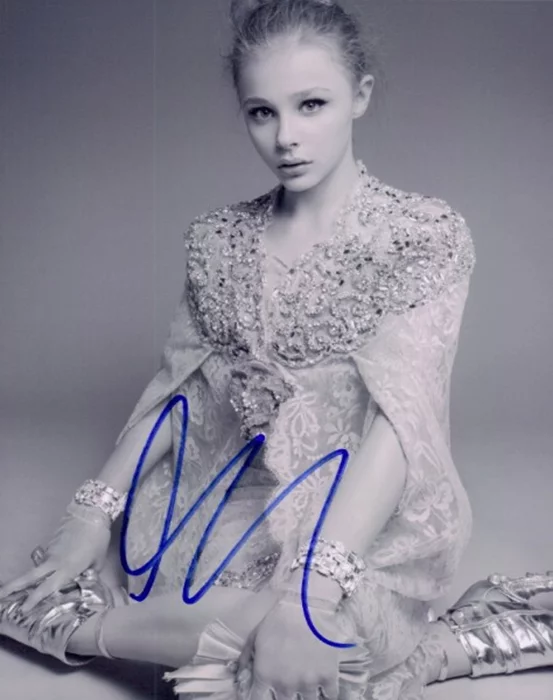 Chloe Moretz autograph