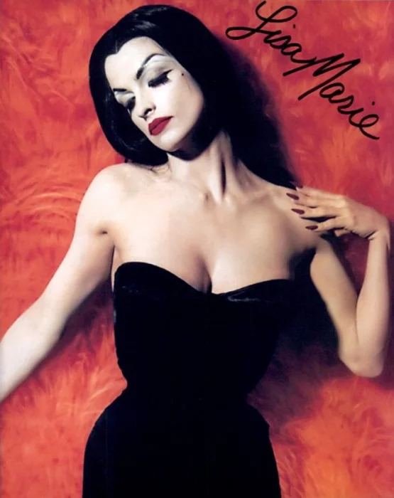 Lisa Marie autograph
