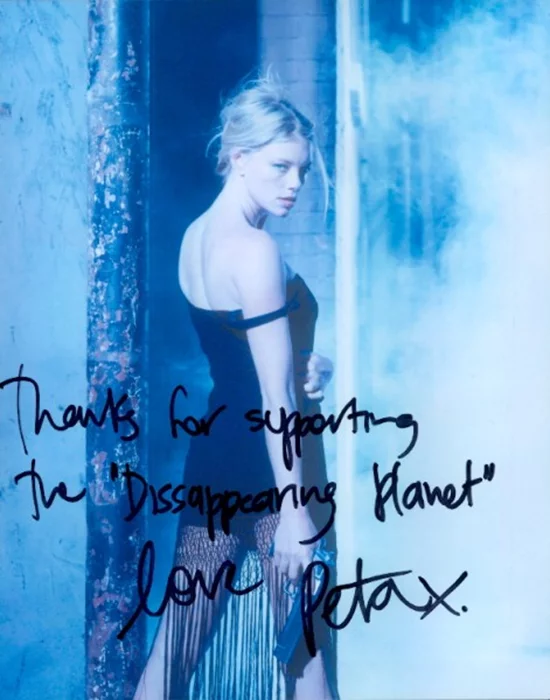 Peta Wilson autograph