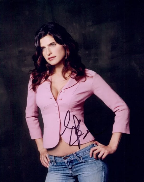 Lake Bell autograph