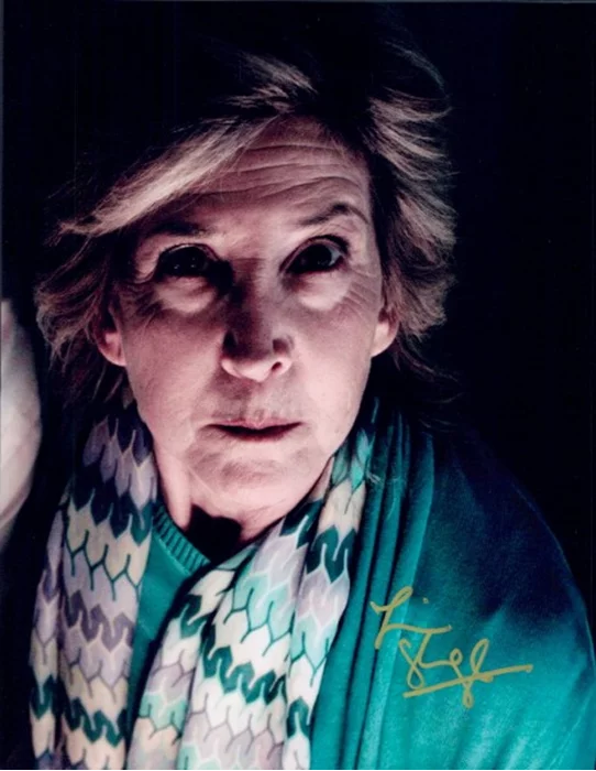 Lin Shaye autograph