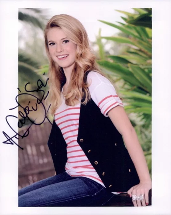 Caroline Sunshine autograph