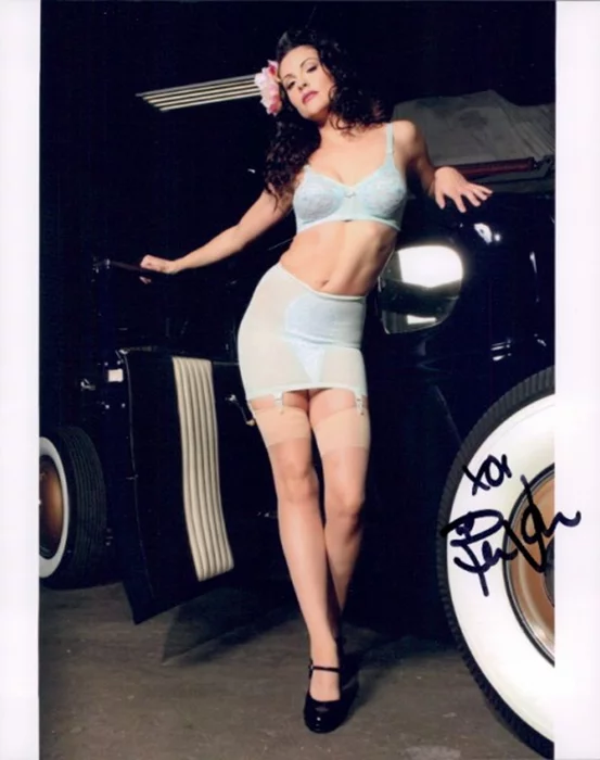 Rileah  Vanderbilt autograph
