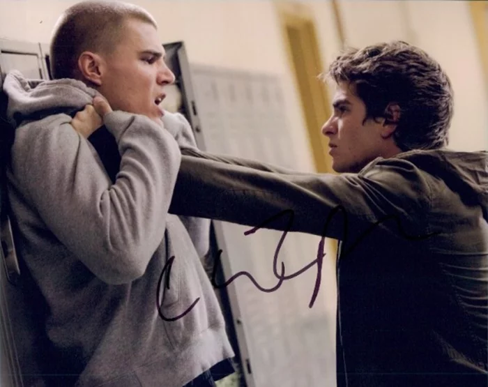 Chris Zylka autograph