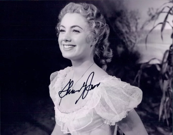 Shirley Jones autograph