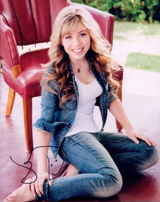 Jennette McCurdy autograph