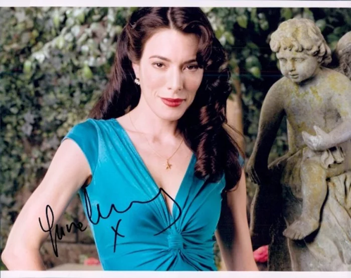 Jaime Murray autograph