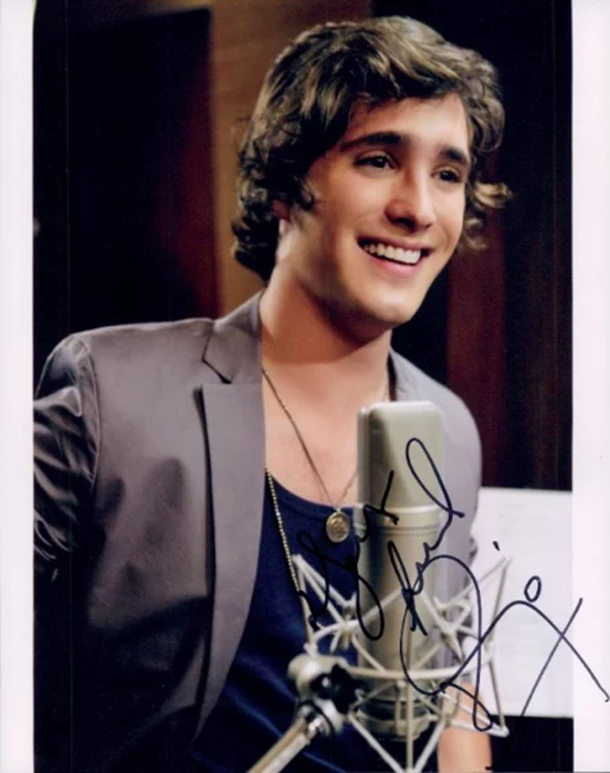 Diego Boneta autograph