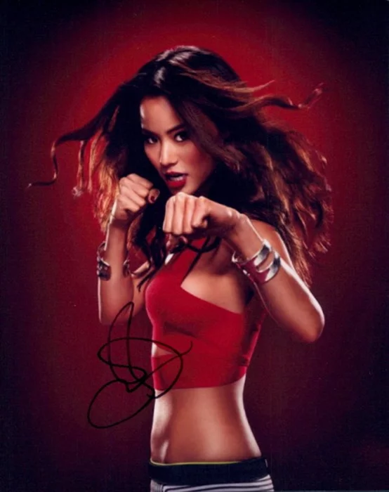 Jamie Chung autograph