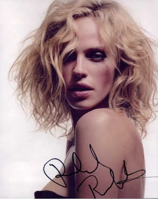Rachel Roberts autograph