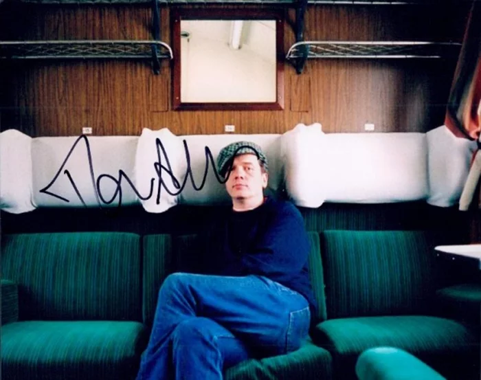 Tomas Alfredson autograph