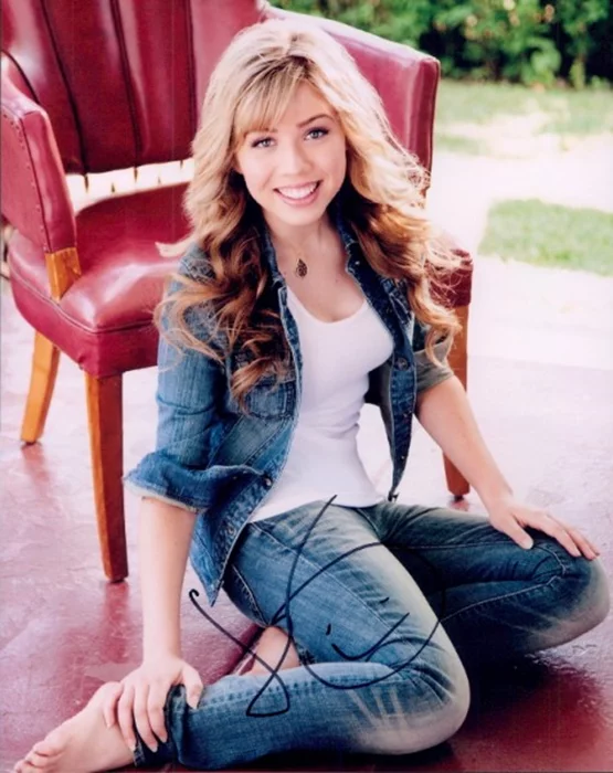 Jennette McCurdy autograph
