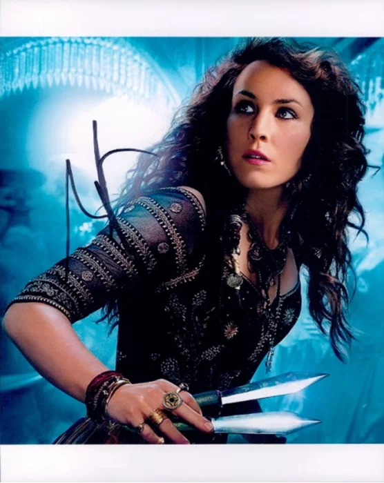 Noomi Rapace autograph