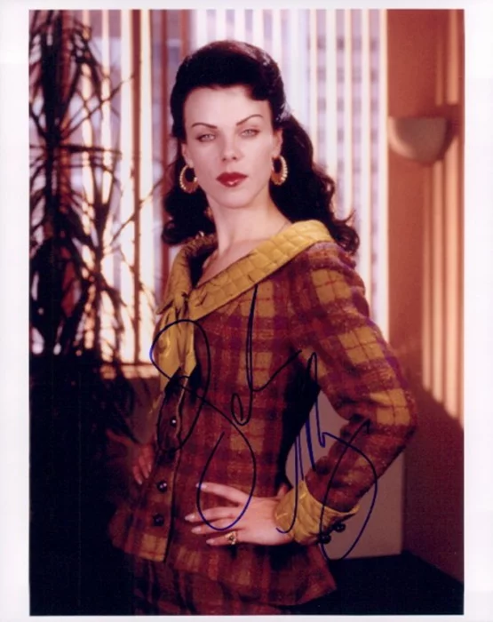 Debi Mazar autograph