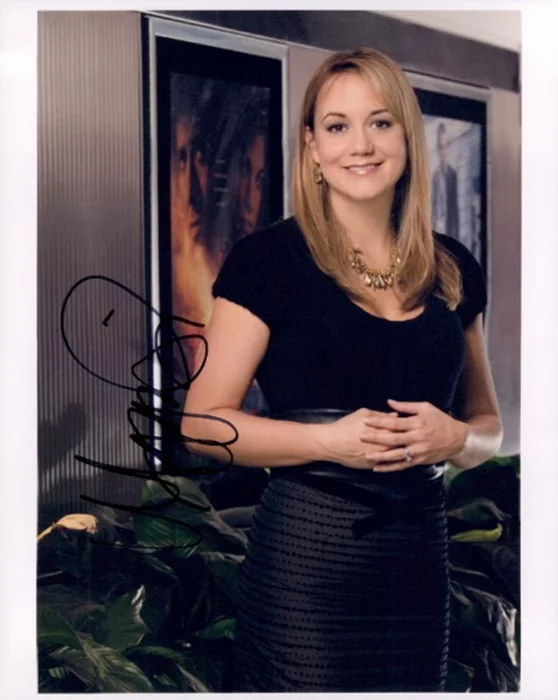 Megyn Price autograph