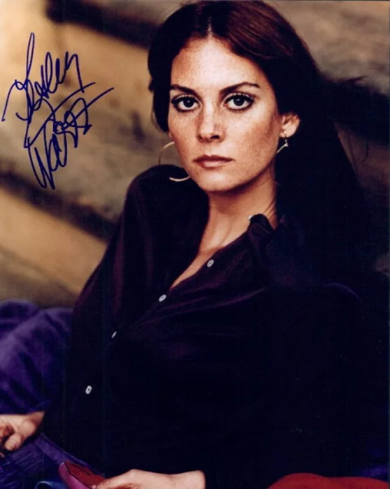 Lesley Ann Warren autograph