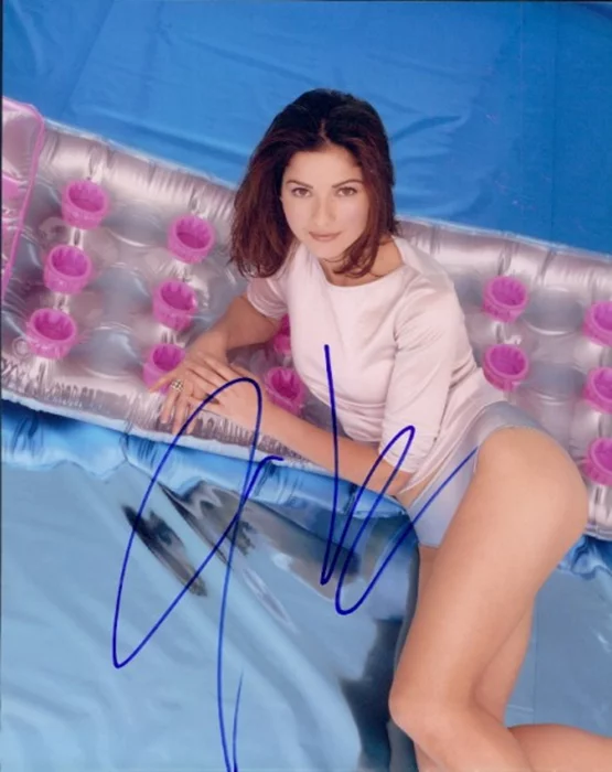 Jill Hennessy autograph