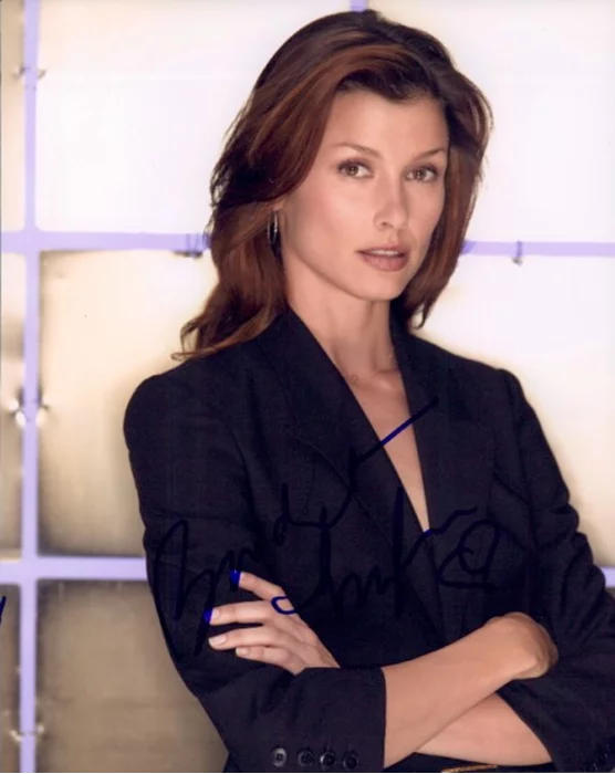 Bridget Moynahan autograph