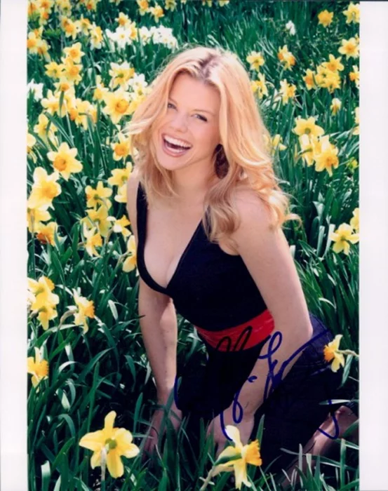 Megan Hilty autograph