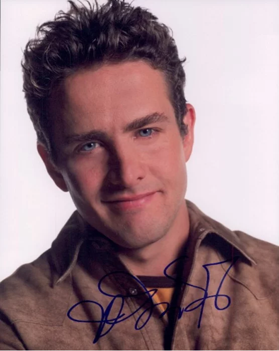 Joey McIntyre autograph