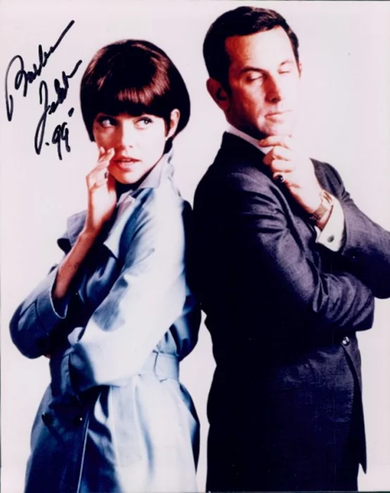 Barbara Feldon autograph