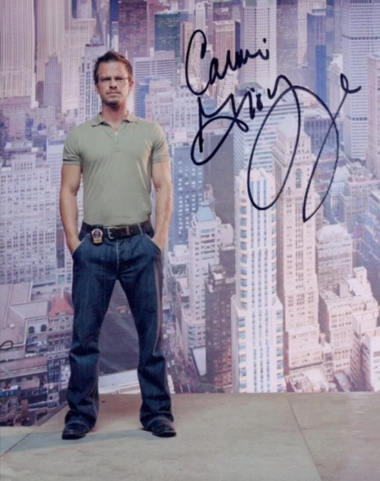 Carmine Giovinazzo autograph