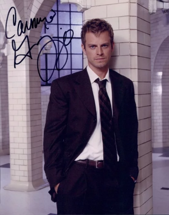 Carmine Giovinazzo autograph