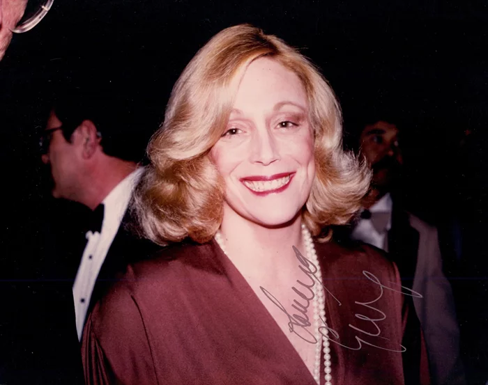 Lorraine Gary autograph