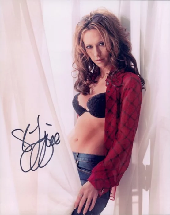 Jennifer Love Hewitt autograph
