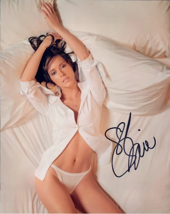 Jennifer Love Hewitt autograph