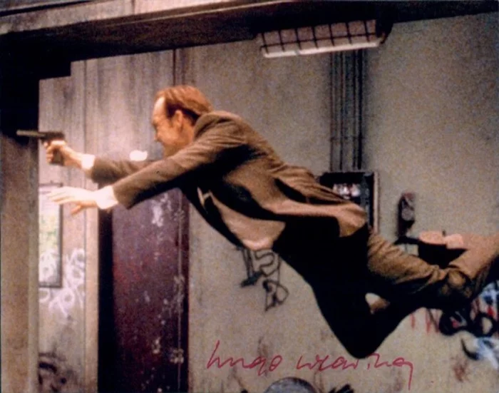 Hugo Weaving autograph