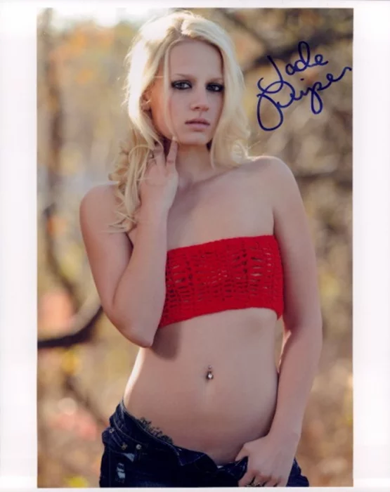 Jade Piper autograph