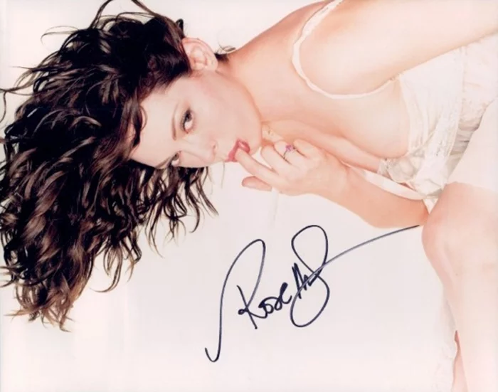 Rose McGowan autograph
